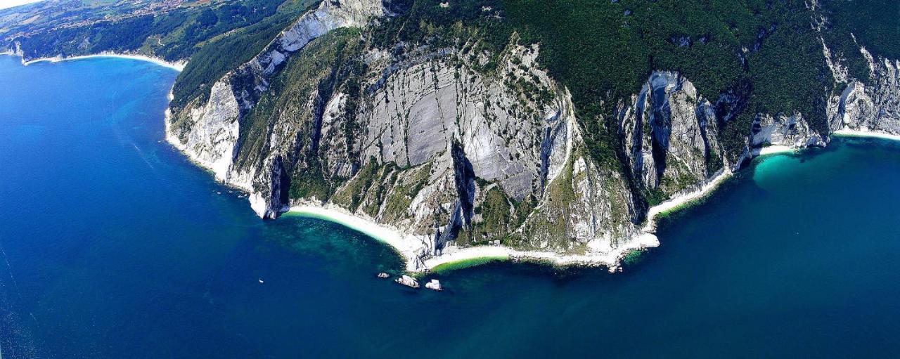 Affittacamere Caletta Del Conero Numana Buitenkant foto