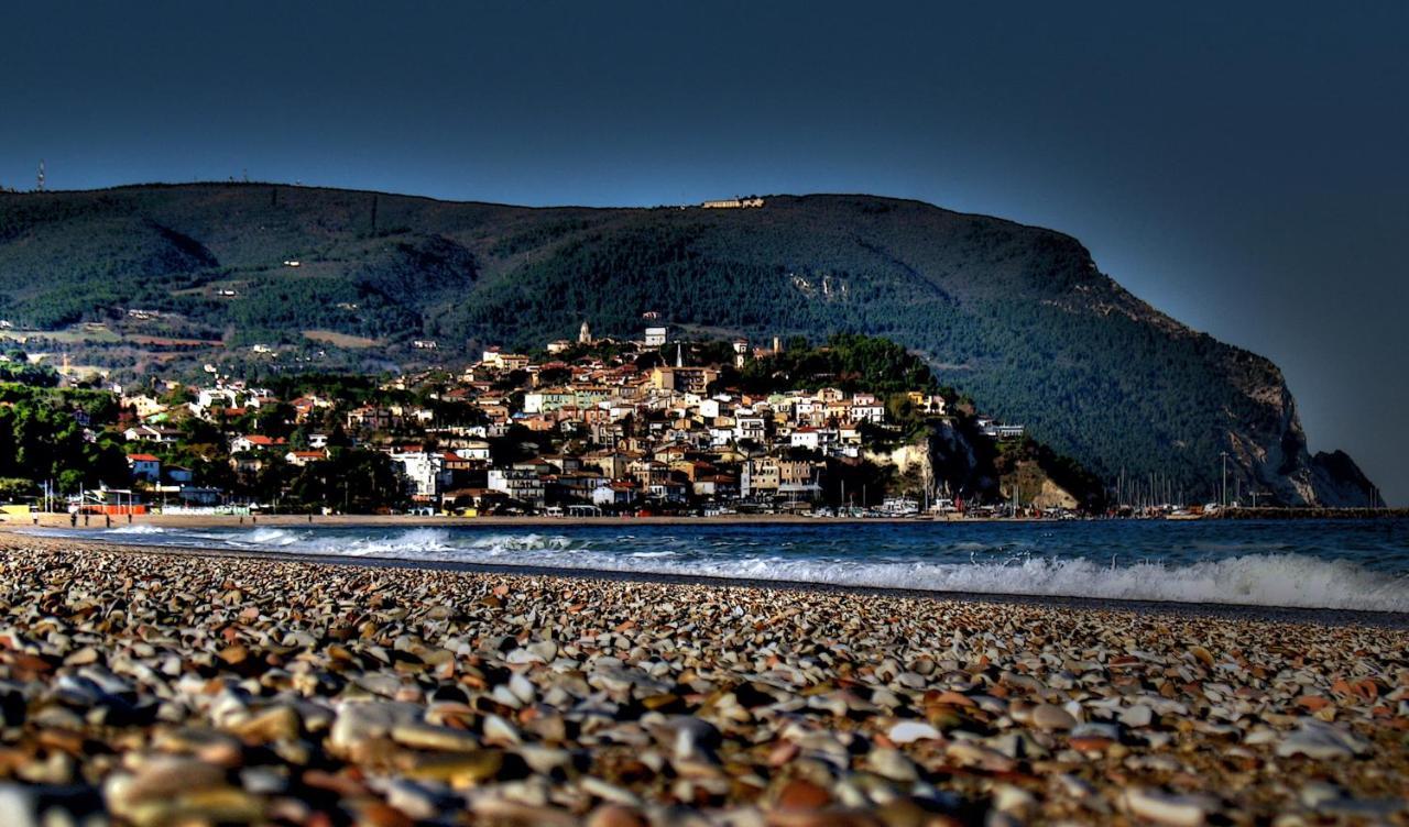 Affittacamere Caletta Del Conero Numana Buitenkant foto
