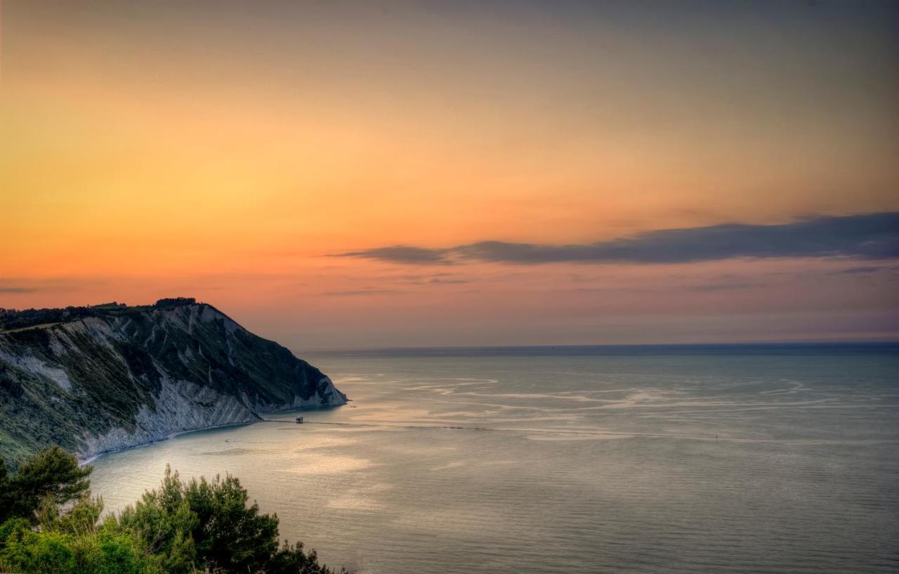 Affittacamere Caletta Del Conero Numana Buitenkant foto